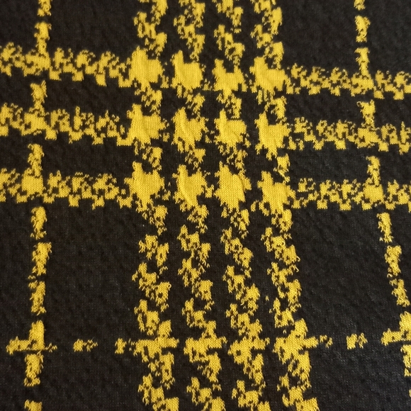 Who What Wear, Unisex Black & Yellow Plaid Sweater Medium - Picture 4 of 7